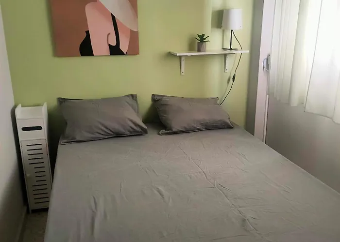 Apartamento En Pleno Centro De Cadiz Con Parking Economico