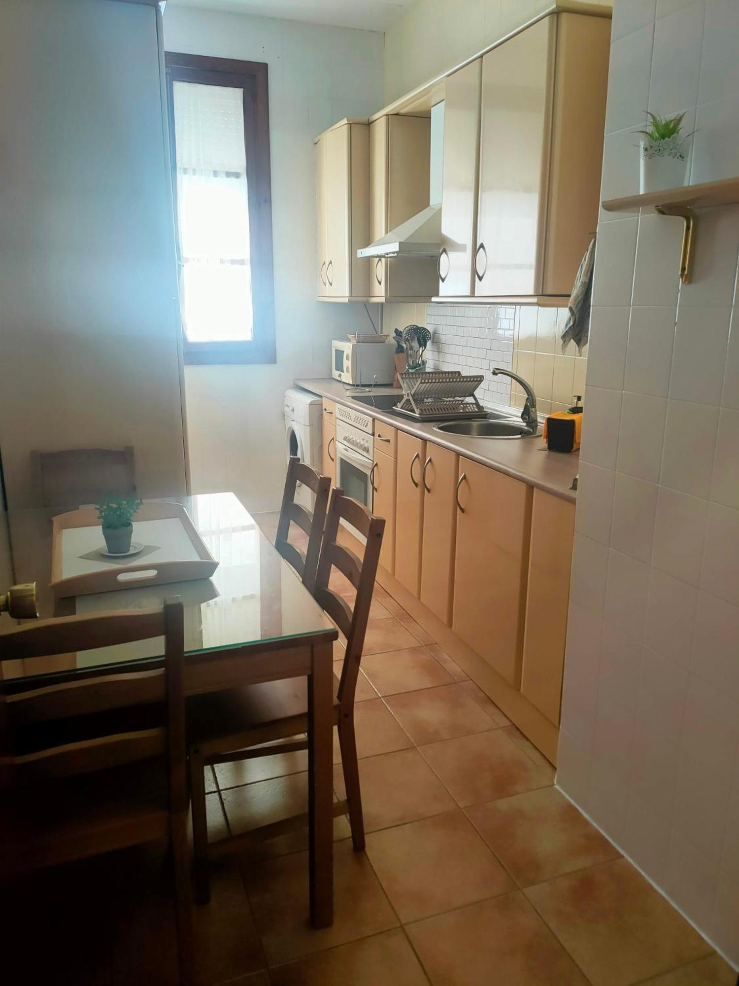 Apartament En Pleno Centro De Con Parking Economico Kadyks