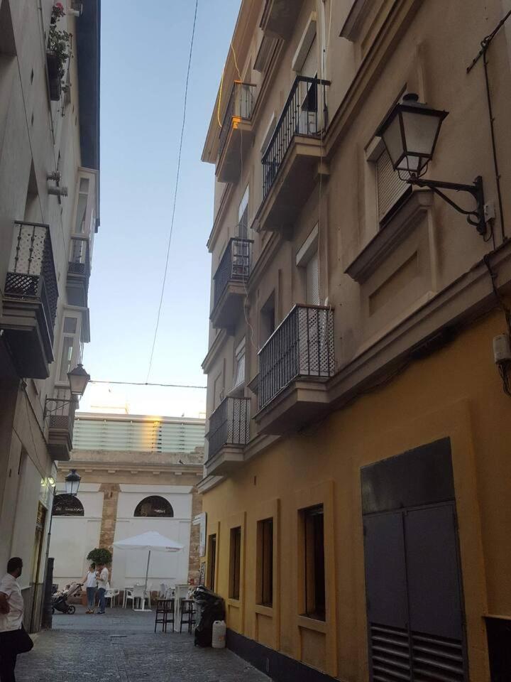 En Pleno Centro De Con Parking Economico Apartament